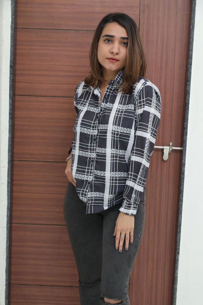 Beautiful cheeks Printed Ladies Shirt's Western Catalog 